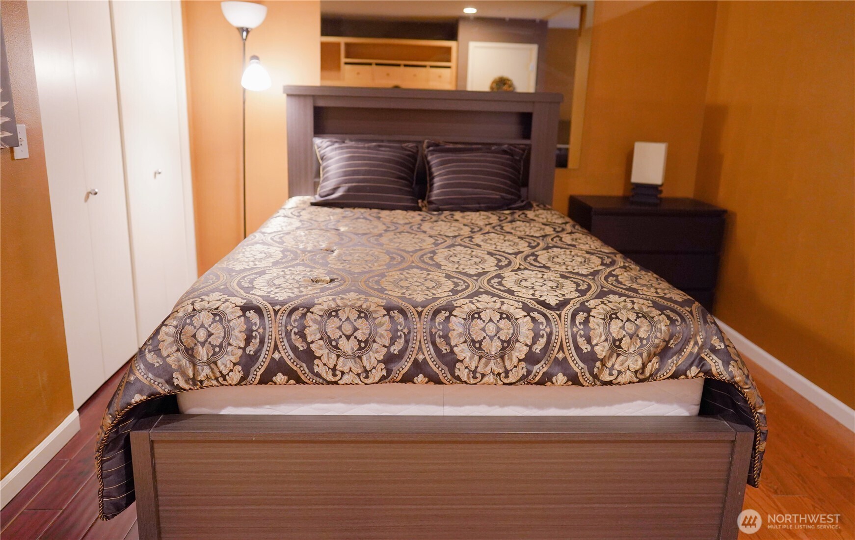 17 West Mercer Street, Unit 207 Seattle, WA 98119 - Photo 14 of 21