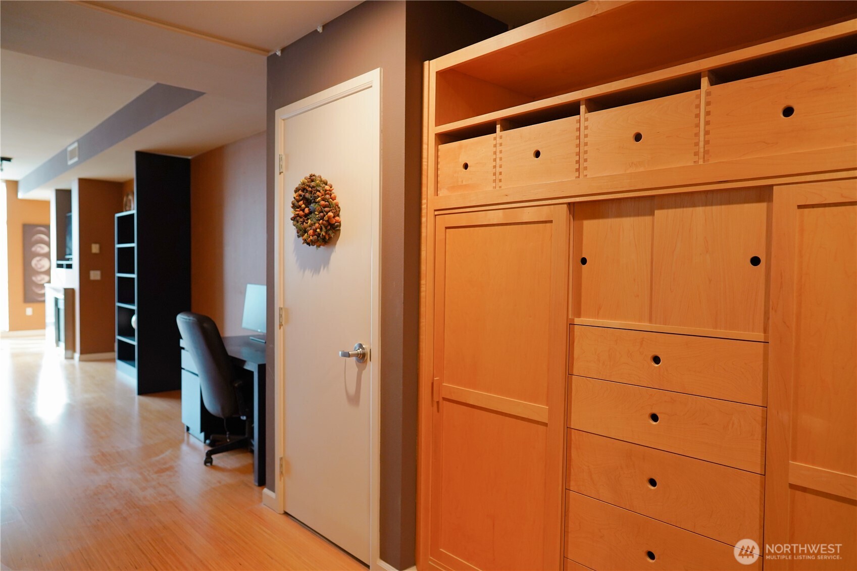 17 West Mercer Street, Unit 207 Seattle, WA 98119 - Photo 16 of 21