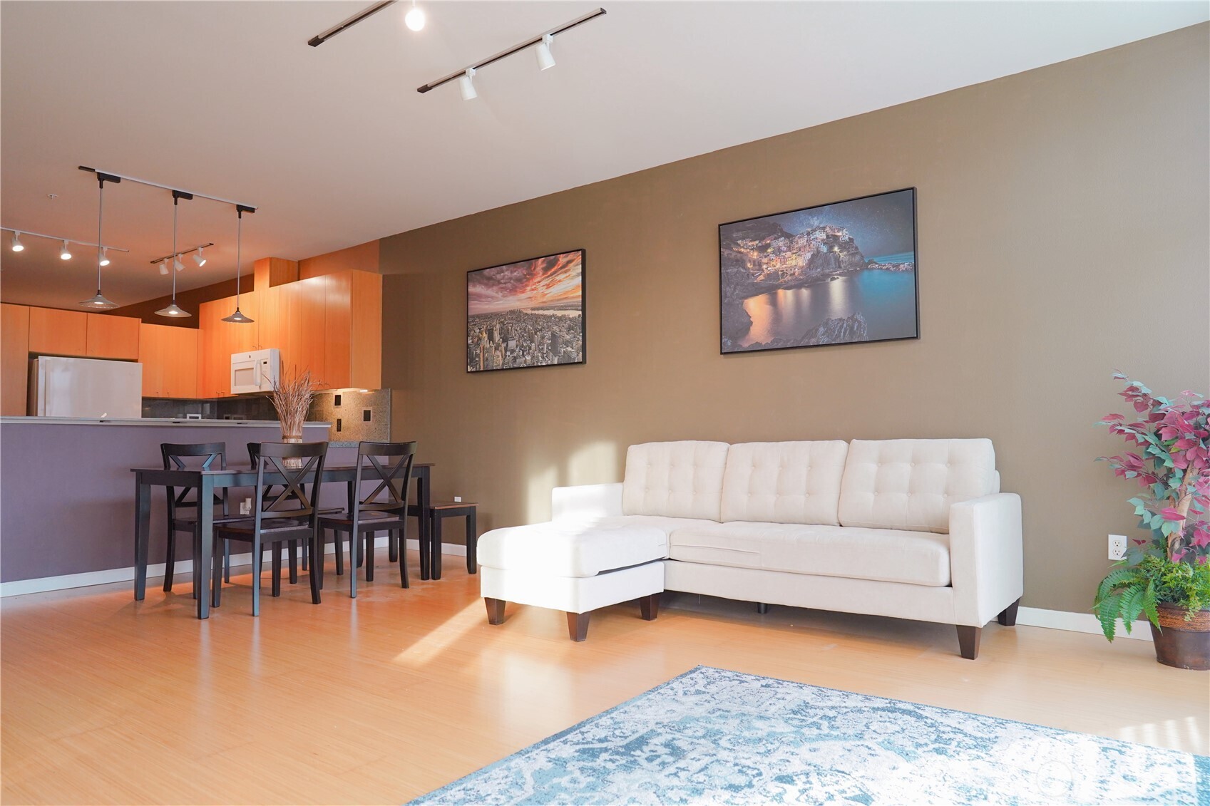 17 West Mercer Street, Unit 207 Seattle, WA 98119 - Photo 4 of 21