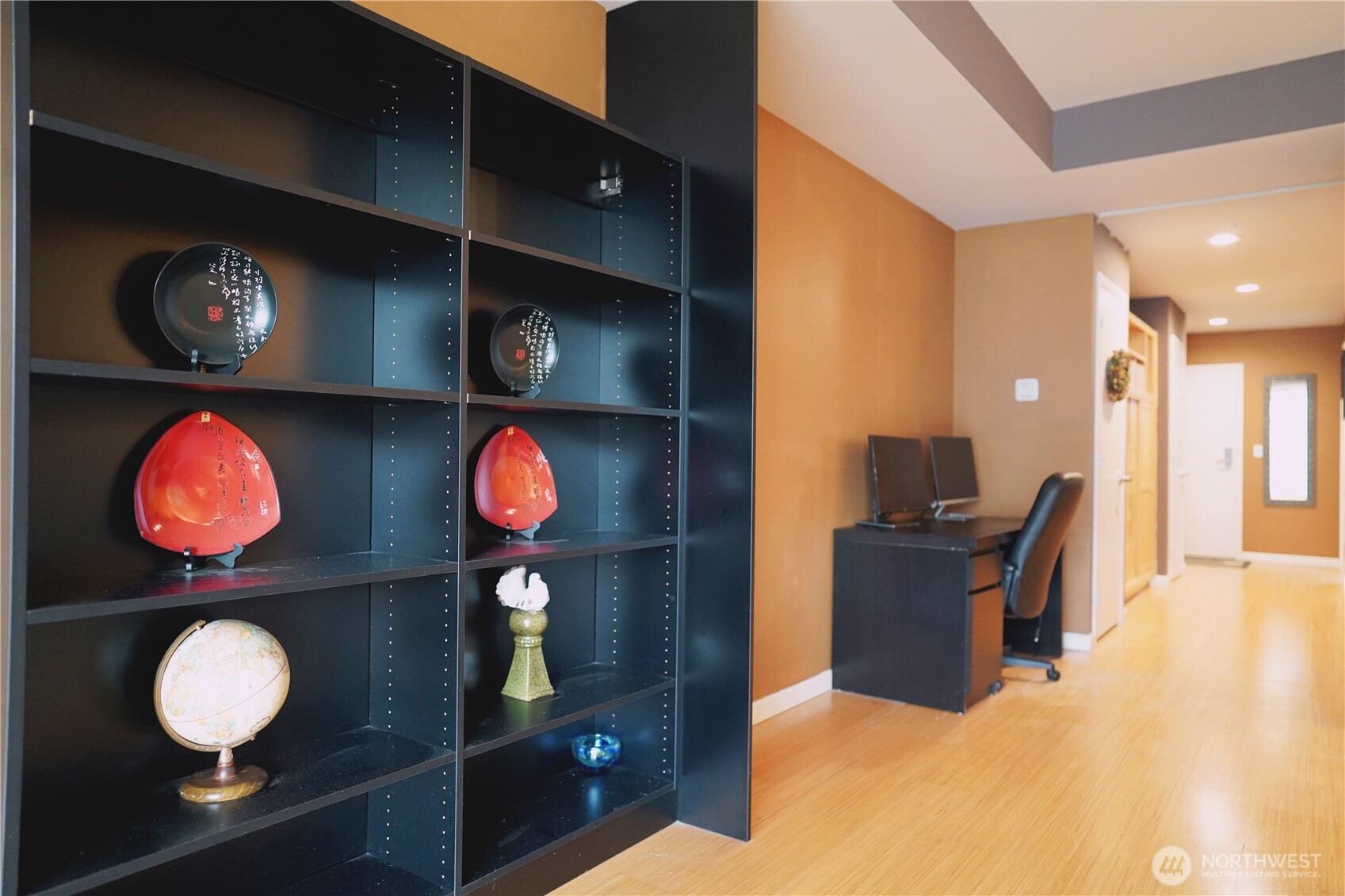 17 West Mercer Street, Unit 207 Seattle, WA 98119 - Photo 5 of 21