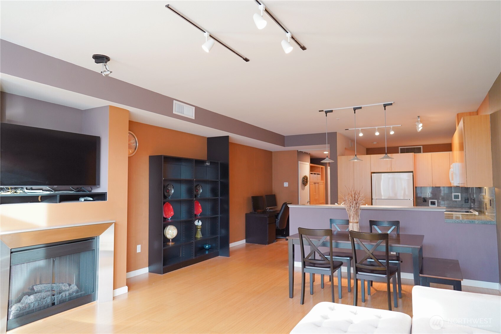 17 West Mercer Street, Unit 207 Seattle, WA 98119 - Photo 6 of 21