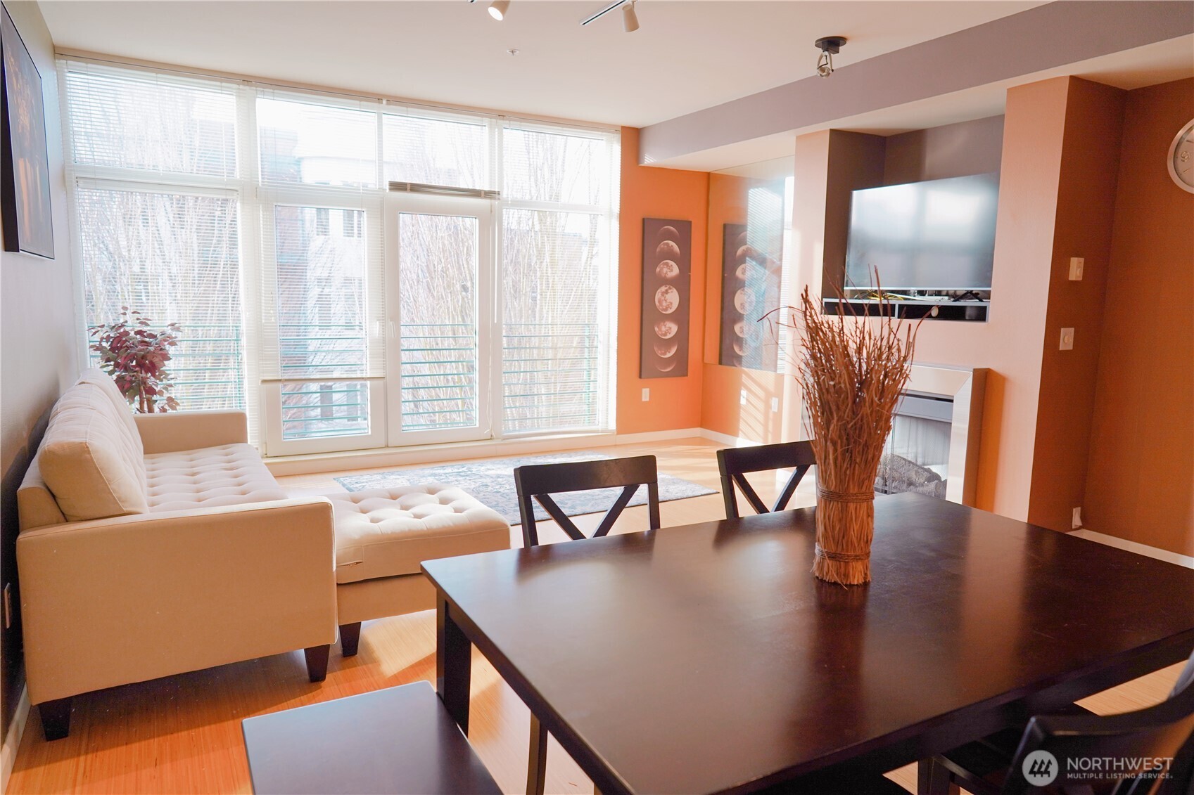 17 West Mercer Street, Unit 207 Seattle, WA 98119 - Photo 7 of 21