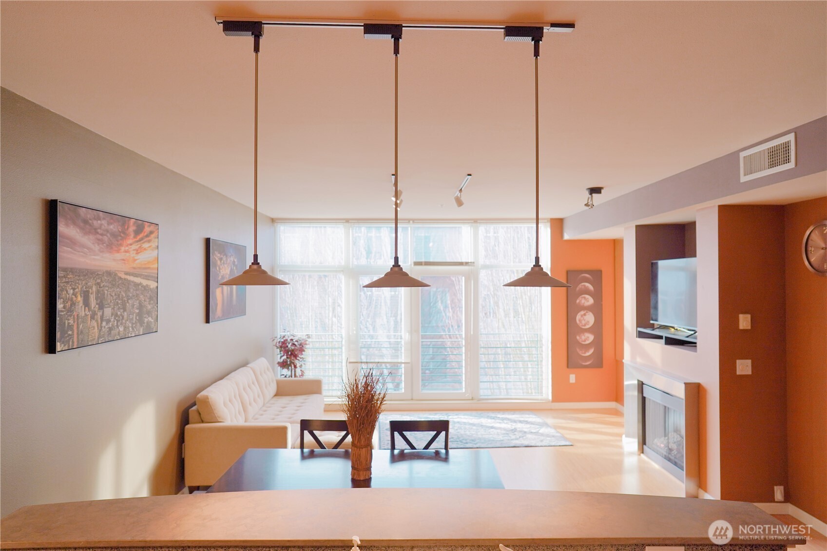 17 West Mercer Street, Unit 207 Seattle, WA 98119 - Photo 8 of 21