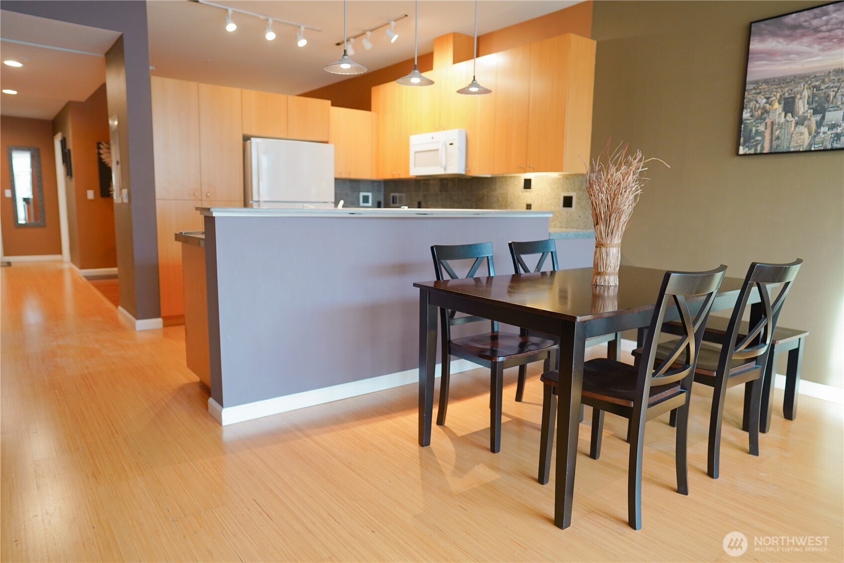 17 West Mercer Street, Unit 207 Seattle, WA 98119 - Photo 9 of 21