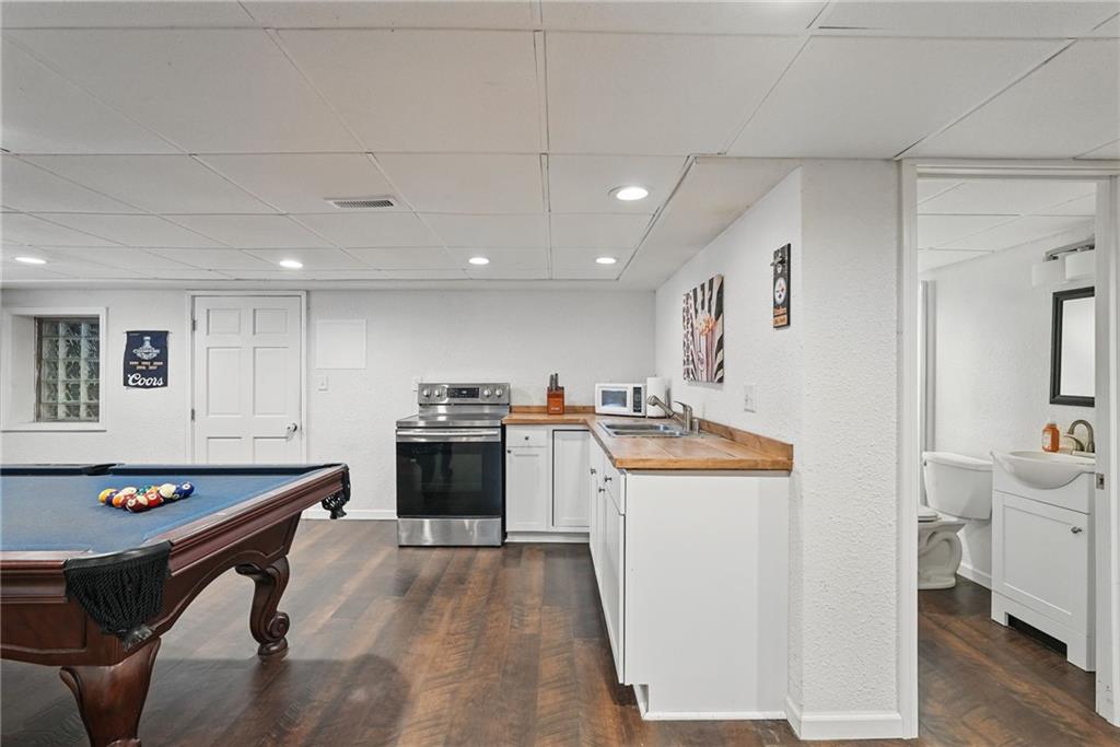 3305 Harding Avenue Aliquippa, PA 15001 - Photo 28 of 40 a kitchen that has a sink and a stove in it