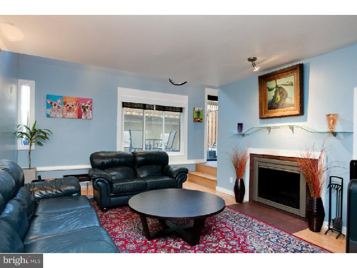 1022 Addison Street Philadelphia, PA 19147 - Photo 3 of 17 Living Room