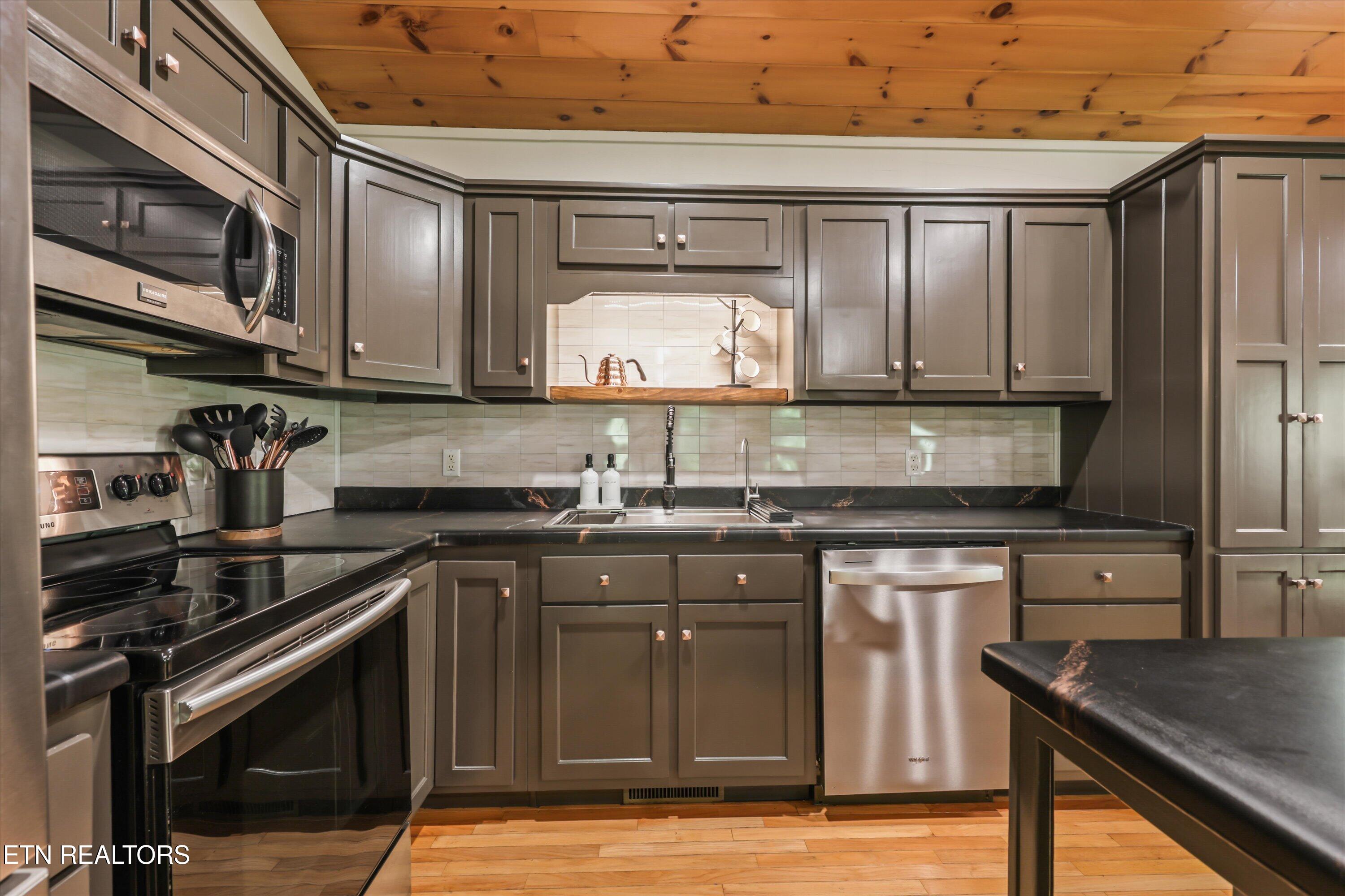 288 Panther Creek Road Sevierville, TN 37876 - Photo 12 of 45 11-288 Panther Creek Rd 49