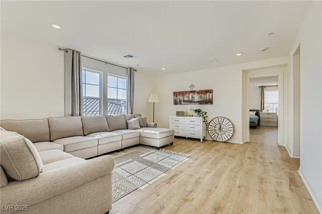 $755,000 | 3733 Battipaglia Avenue, Henderson, NV 89044