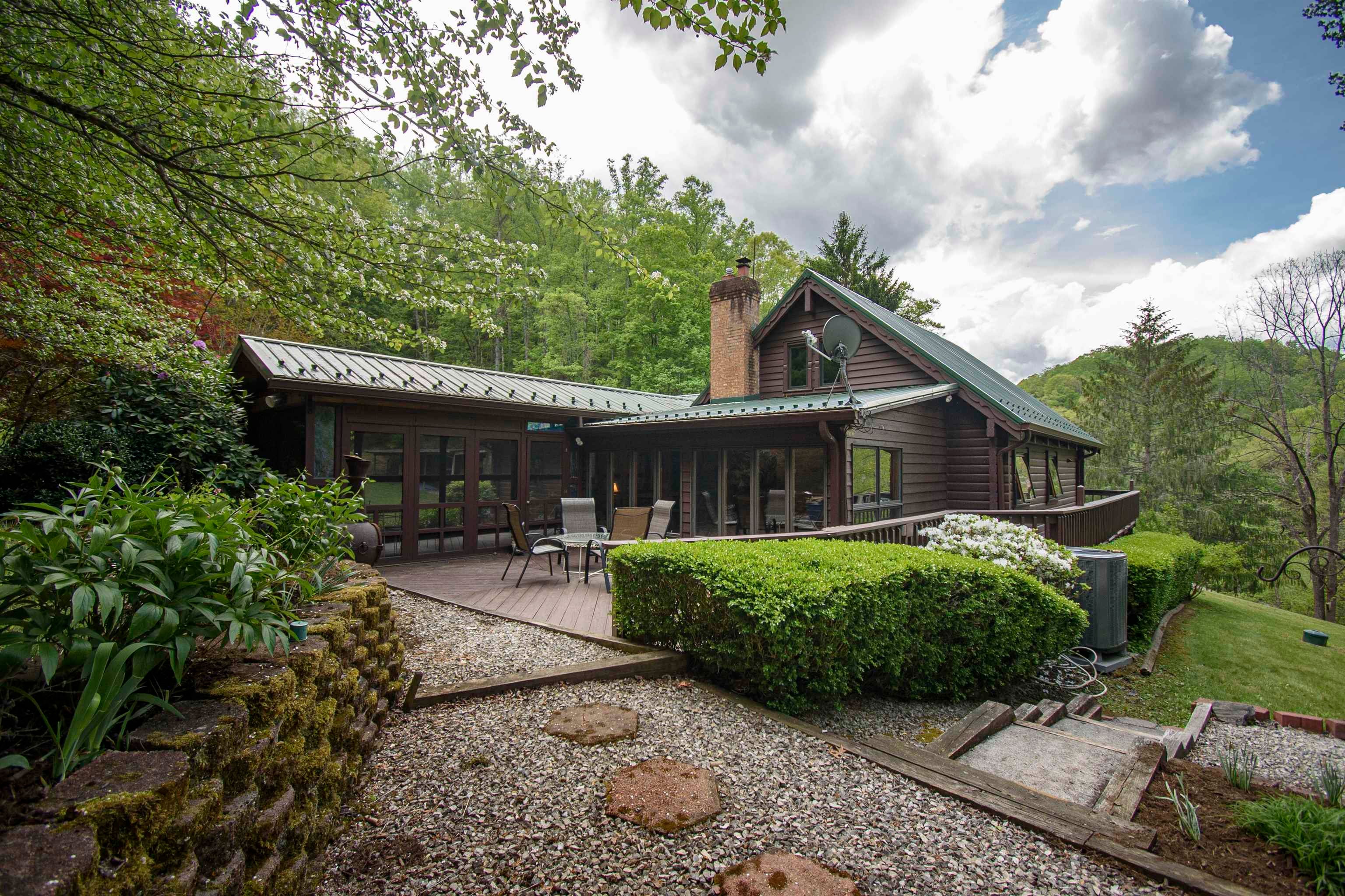 1429 Falling Branch Road Christiansburg, VA 24073 - Photo 8 of 89 Gallery Image 8