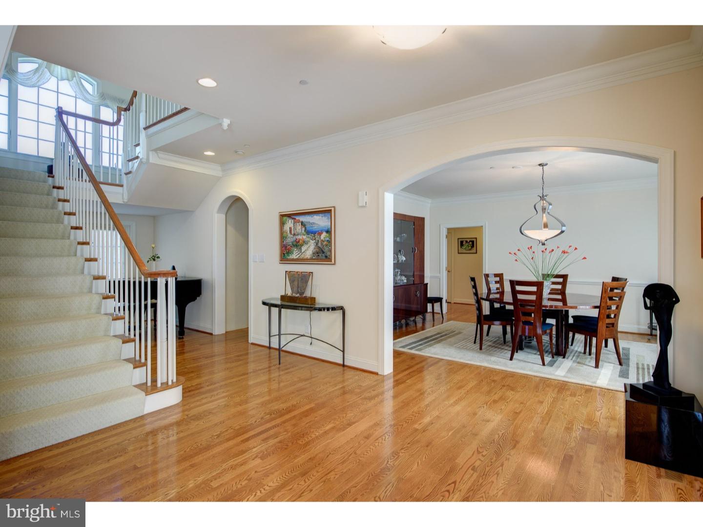 1018 Whitegate Road Wayne, PA 19087 - Photo 3 of 25