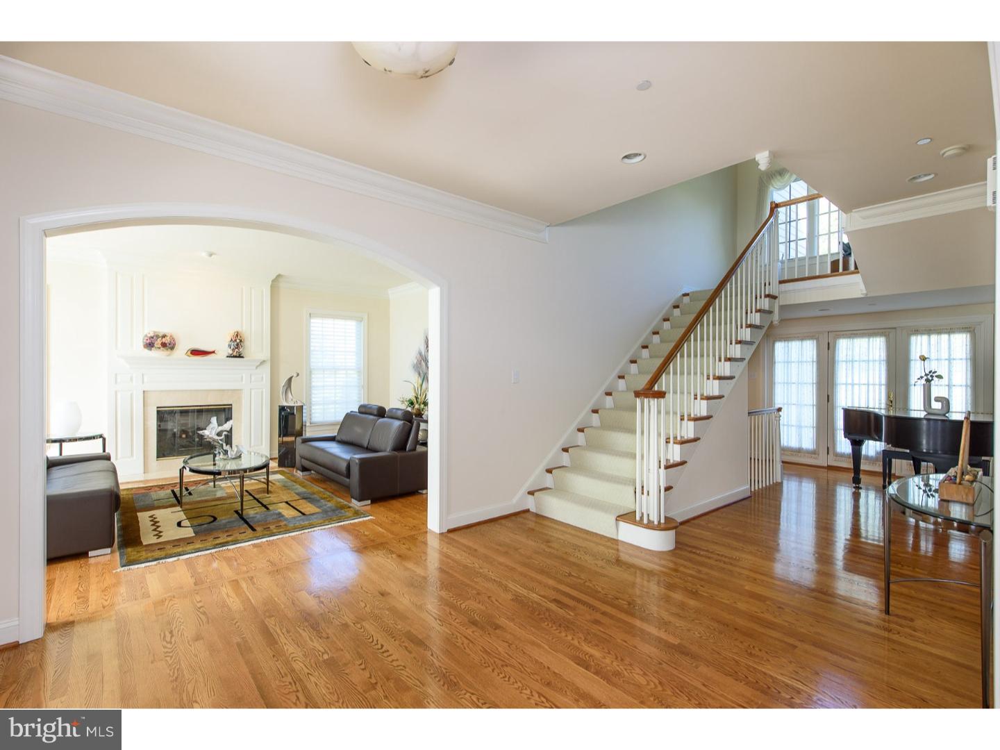 1018 Whitegate Road Wayne, PA 19087 - Photo 4 of 25