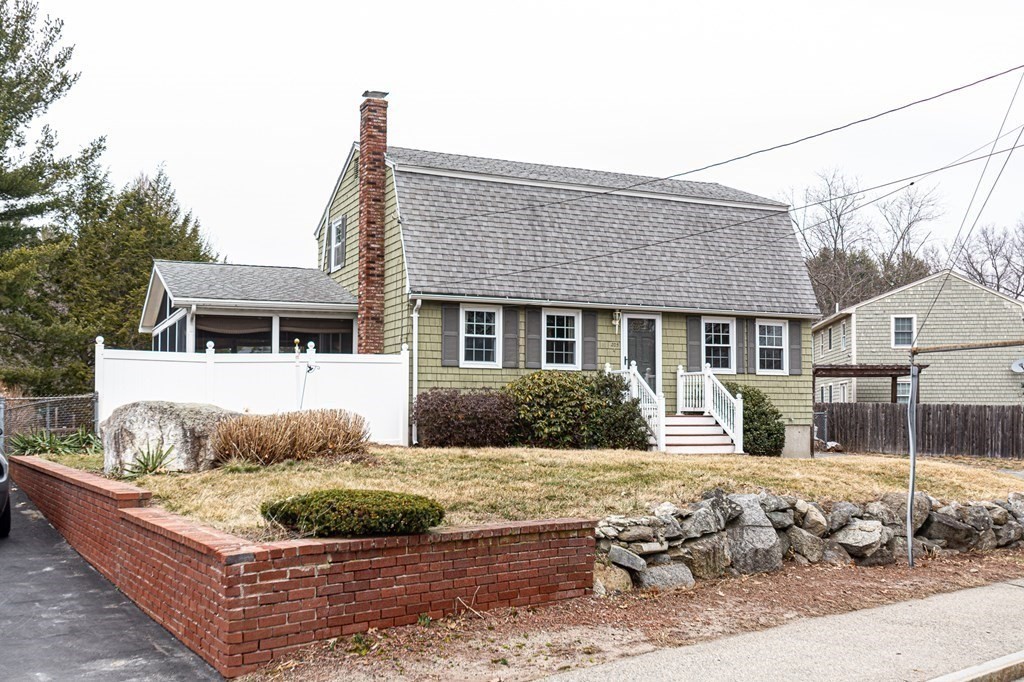 205 West Meadow Road Lowell, MA 01854 - Photo 1 of 42