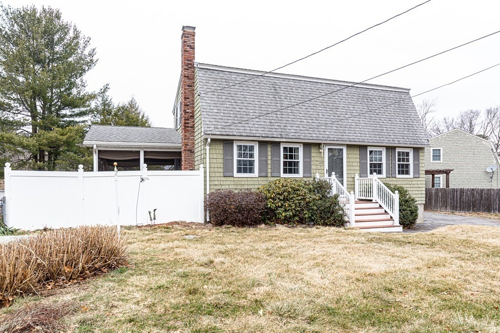 205 West Meadow Road Lowell, MA 01854 - Photo 4 of 42