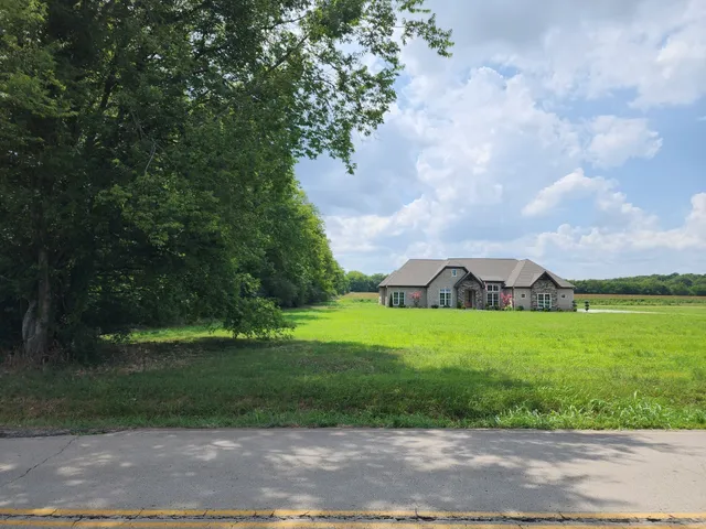 $3,000 | 935 South Cross Bridges Road, Mount Pleasant, TN 38474