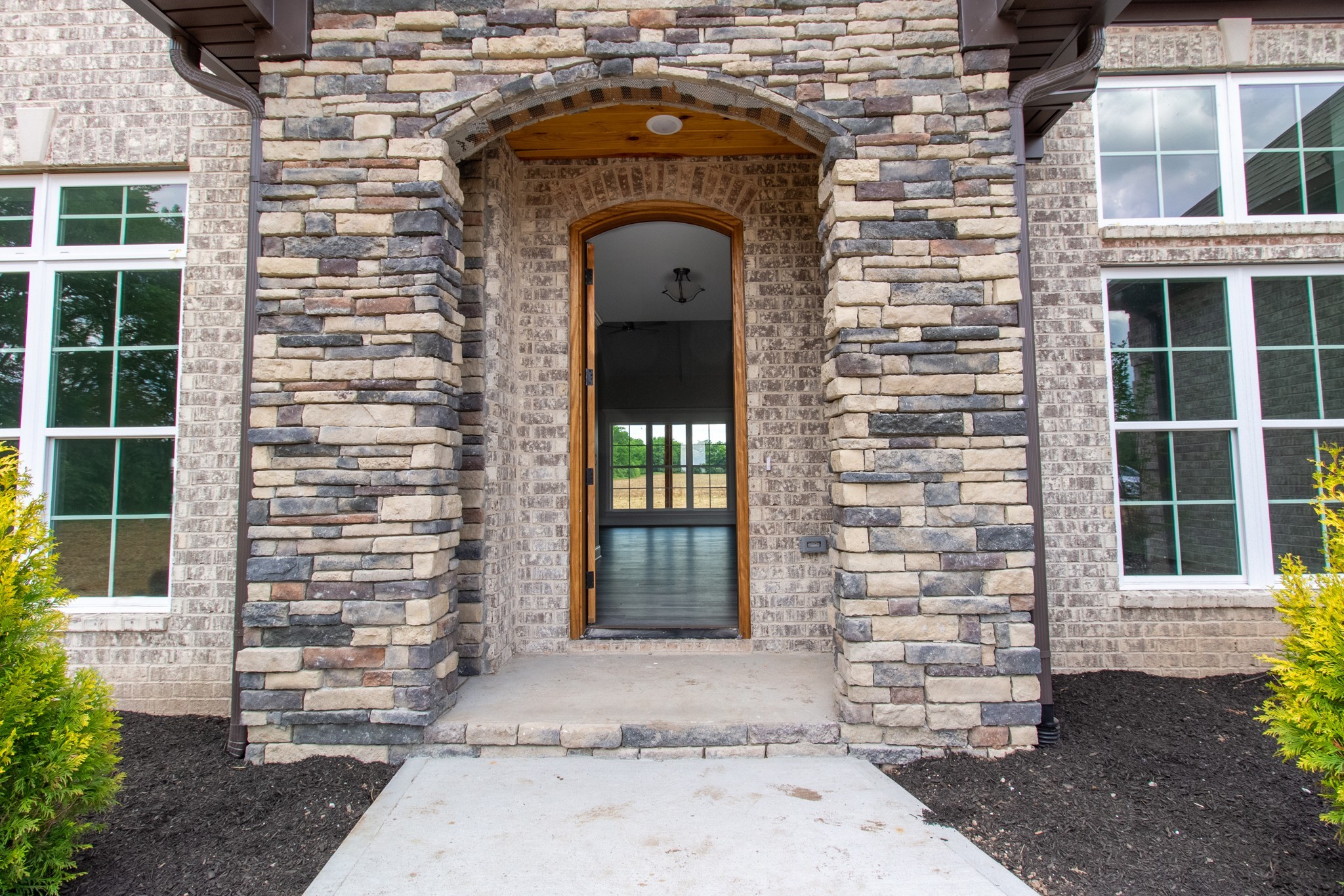 935 South Cross Bridges Road Mount Pleasant, TN 38474 - Photo 2 of 23