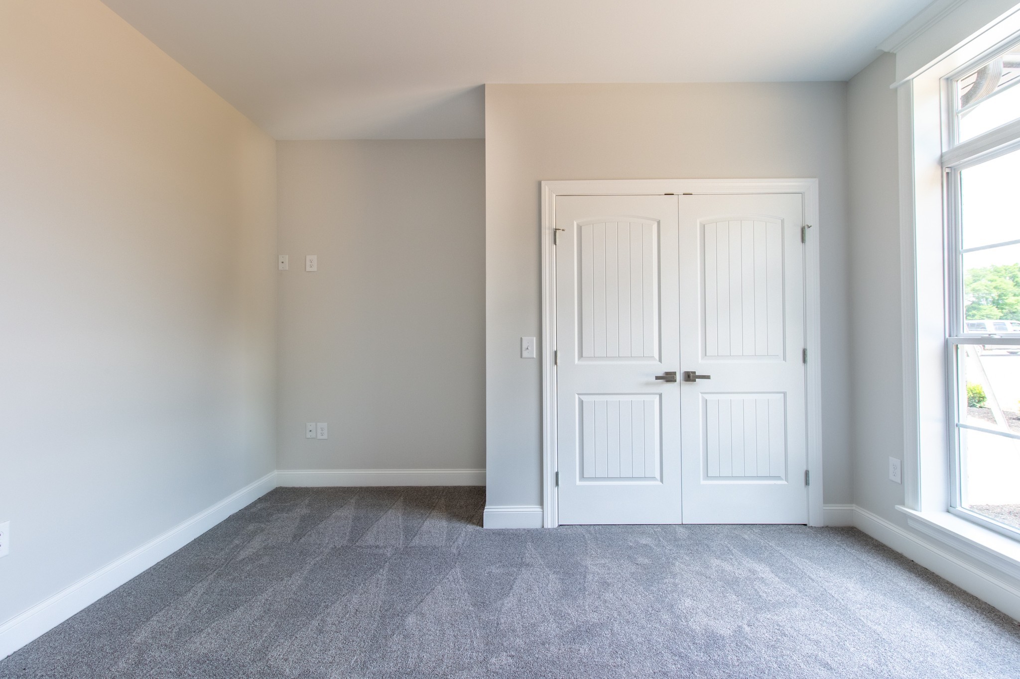 935 South Cross Bridges Road Mount Pleasant, TN 38474 - Photo 28 of 44 an empty room with window