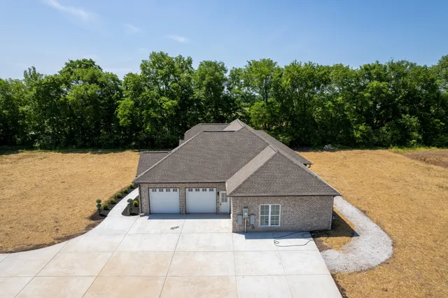 $3,000 | 935 South Cross Bridges Road, Mount Pleasant, TN 38474