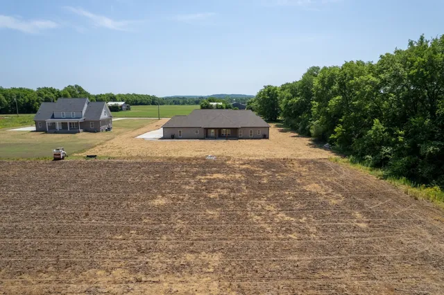 $3,000 | 935 South Cross Bridges Road, Mount Pleasant, TN 38474