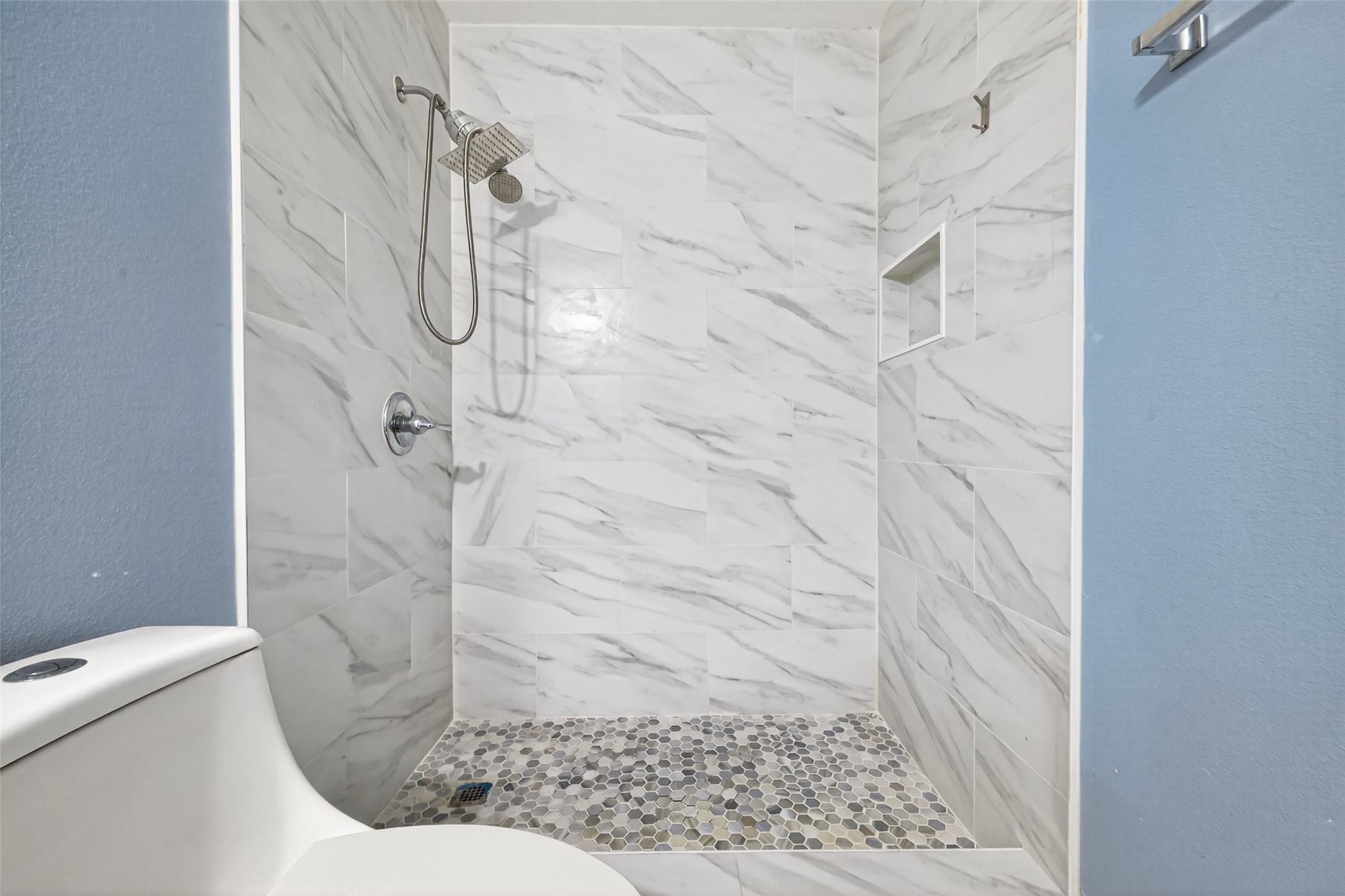 18818 Flagstone Creek Road Houston, TX 77084 - Photo 41 of 47 a bathroom with a shower and toilet