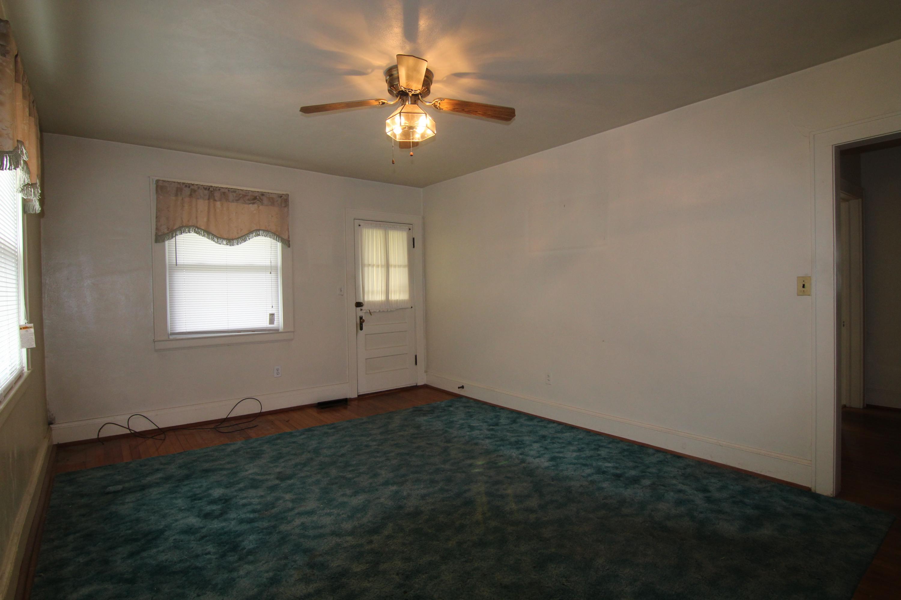 2911 Cannaday Road Northeast Roanoke, VA 24012 - Photo 2 of 15 IMG_3849