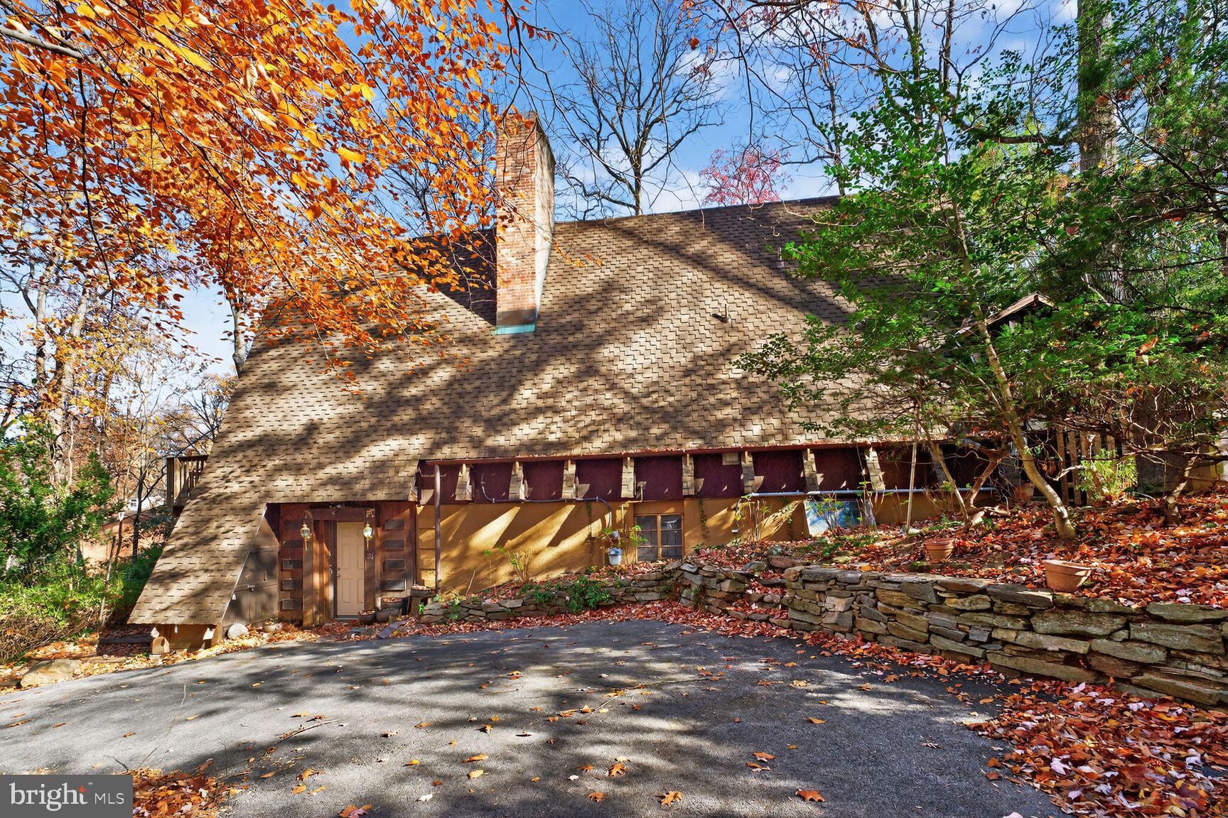 31 Hayward Court Takoma Park, MD 20912 - Photo 6 of 30 a view of a house with a yard
