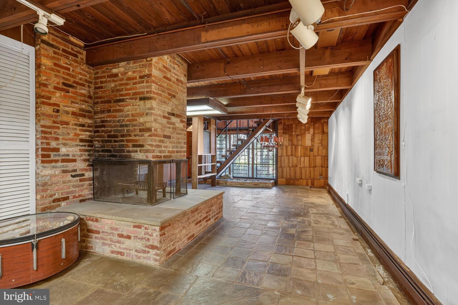 31 Hayward Court Takoma Park, MD 20912 - Photo 9 of 30 a view of entryway