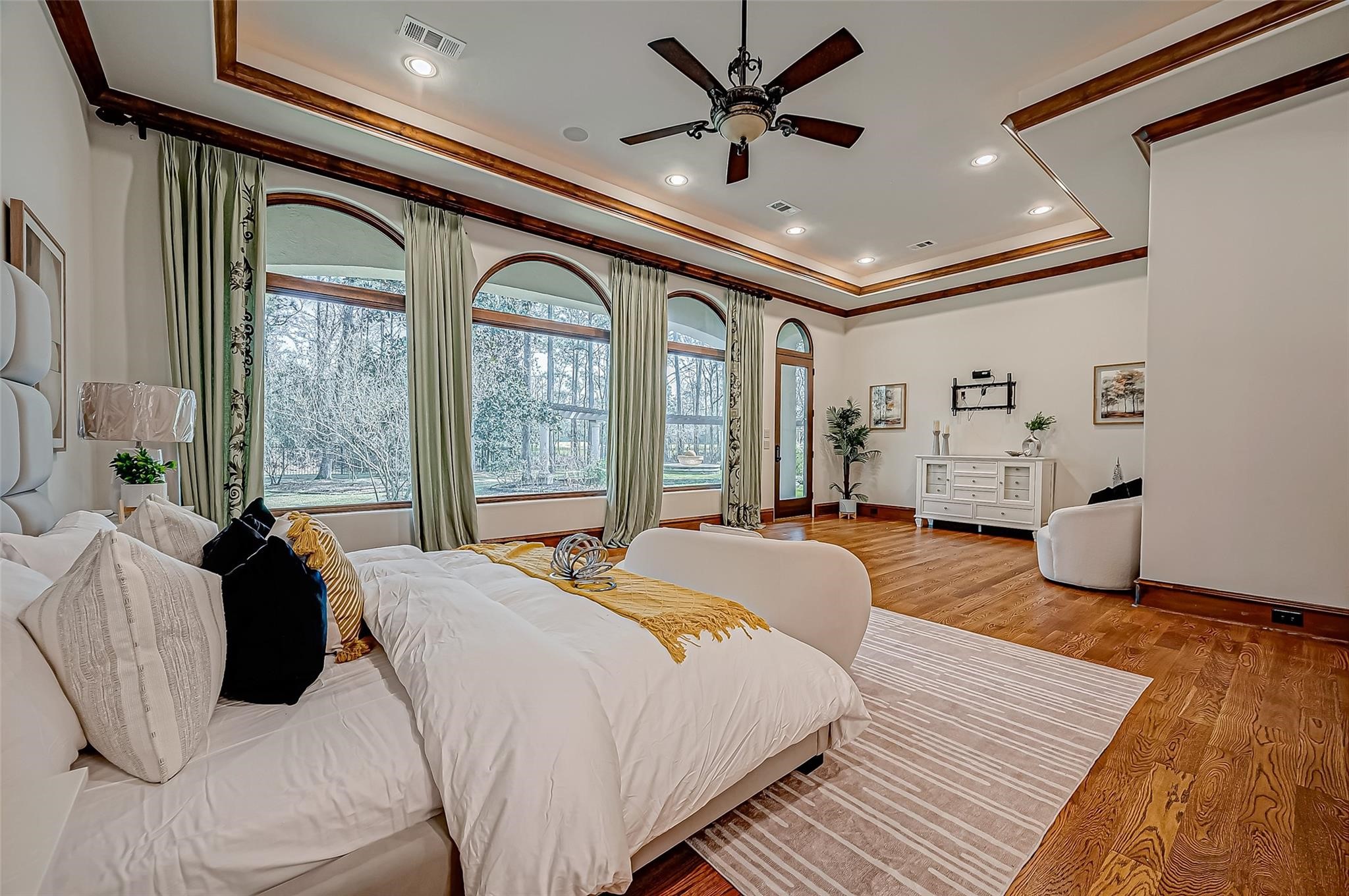 3 Congressional Circle Spring, TX 77389 - Photo 27 of 48 a spacious bedroom with a large bed and a large window