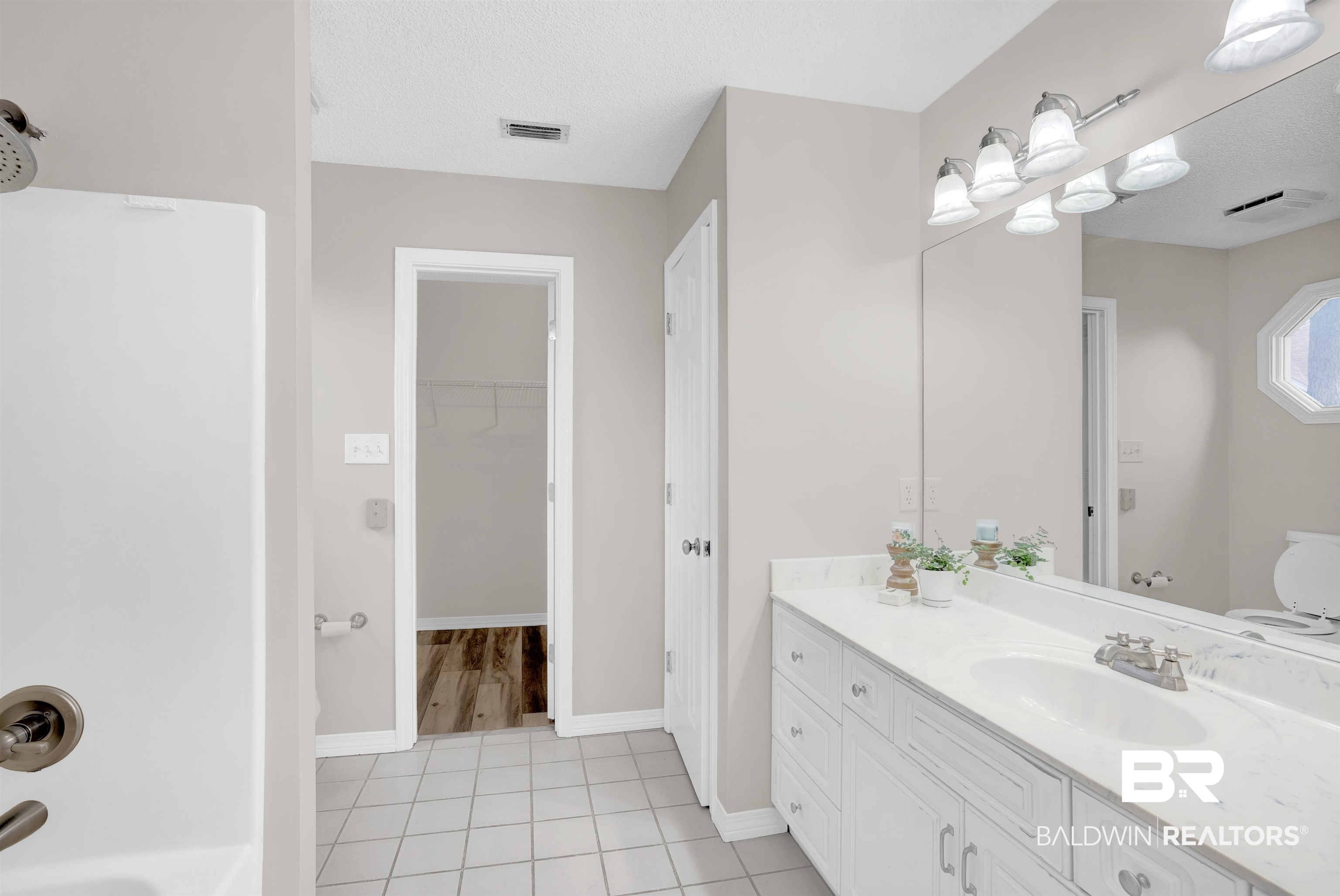 19741 Hunters Loop Fairhope, AL 36532 - Photo 21 of 42 Bathroom