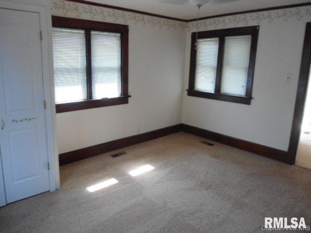 208 North Hickory Street Assumption, IL 62510 - Photo 8 of 14