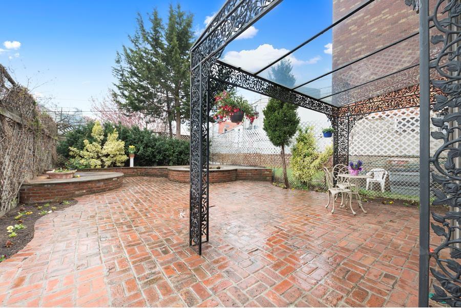 10 Reeve Place Brooklyn, NY 11218 - Photo 2 of 8