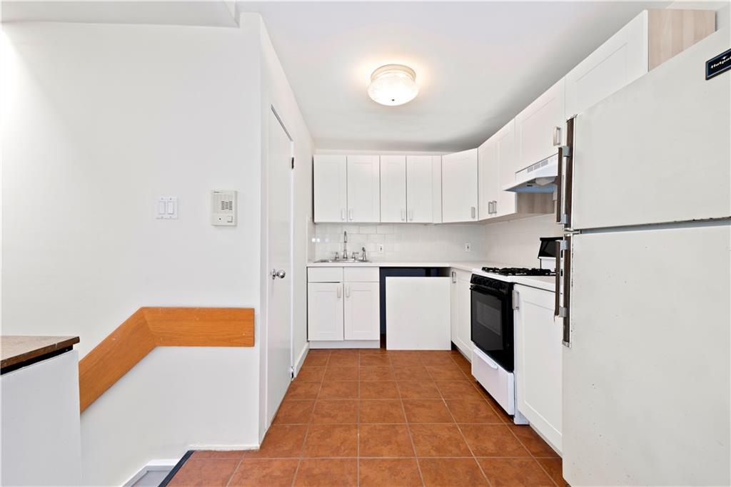 10 Reeve Place Brooklyn, NY 11218 - Photo 6 of 8