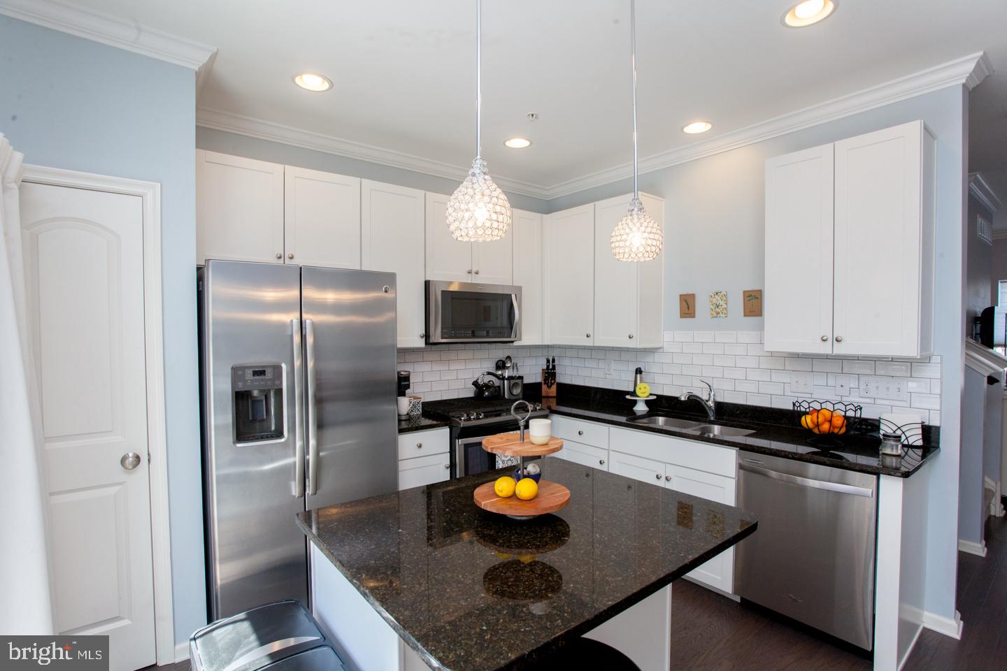 3799 Jacob Stout Road, Unit 16 Doylestown, PA 18902 - Photo 15 of 51 Kitchen with custom backsplash