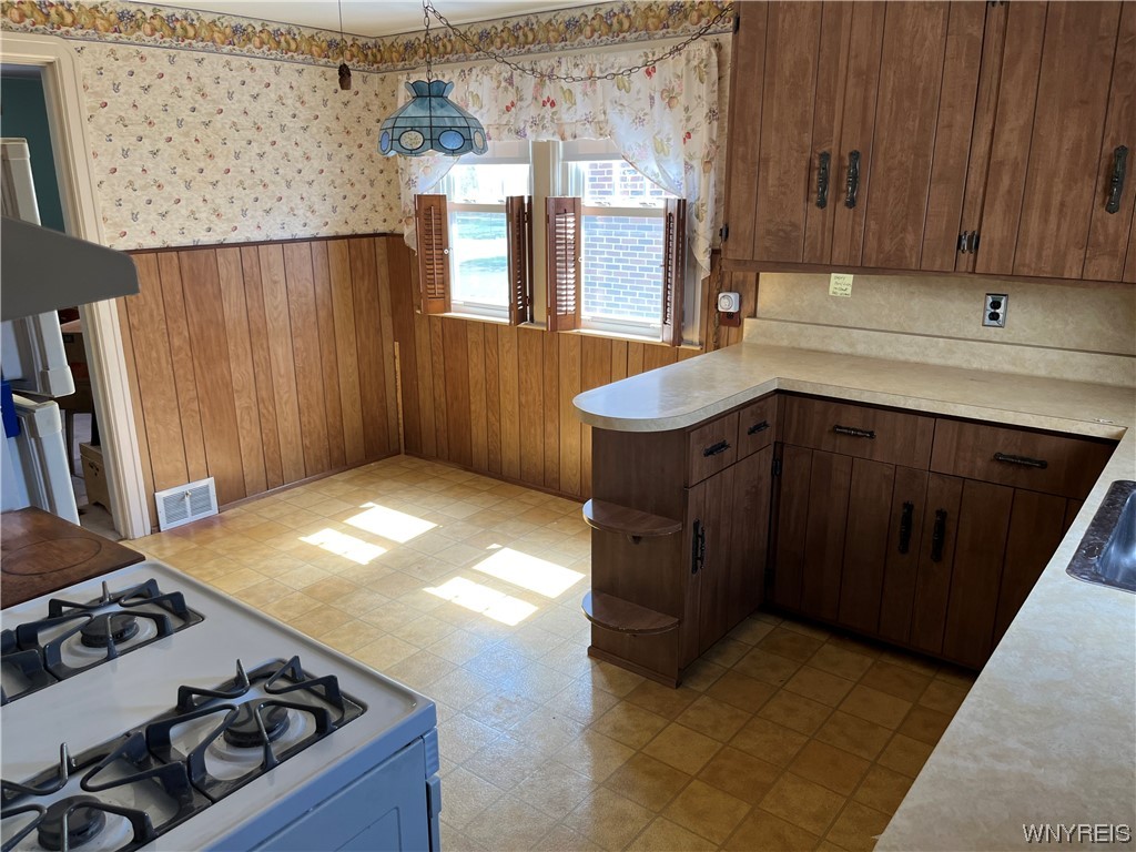 104 Century Road Cheektowaga, NY 14215 - Photo 5 of 20