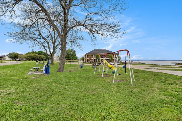 $680,000 | 724 Autumn Lane, Livingston, TX 77351