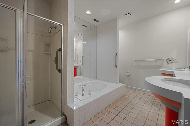 $995,000 | 5015 Lindell Boulevard, St. Louis, MO 63108