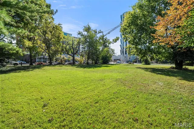 $995,000 | 5015 Lindell Boulevard, St. Louis, MO 63108