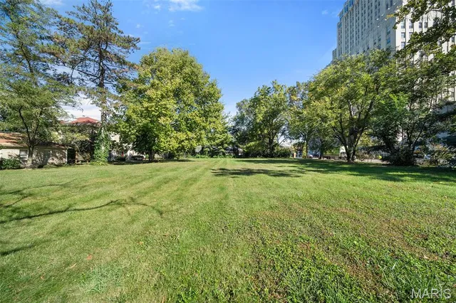 $995,000 | 5015 Lindell Boulevard, St. Louis, MO 63108