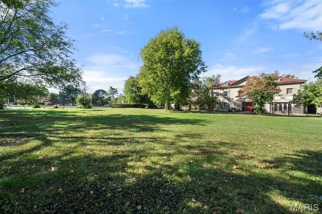 $995,000 | 5015 Lindell Boulevard, St. Louis, MO 63108