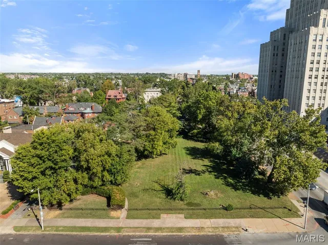 $995,000 | 5015 Lindell Boulevard, St. Louis, MO 63108