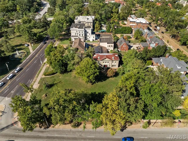 $995,000 | 5015 Lindell Boulevard, St. Louis, MO 63108