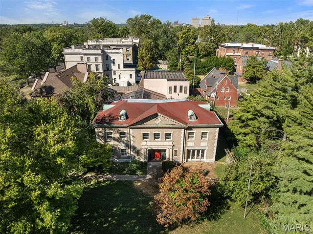 $995,000 | 5015 Lindell Boulevard, St. Louis, MO 63108