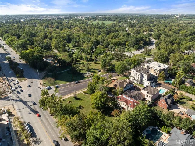 $995,000 | 5015 Lindell Boulevard, St. Louis, MO 63108