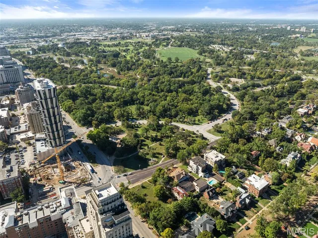 $995,000 | 5015 Lindell Boulevard, St. Louis, MO 63108