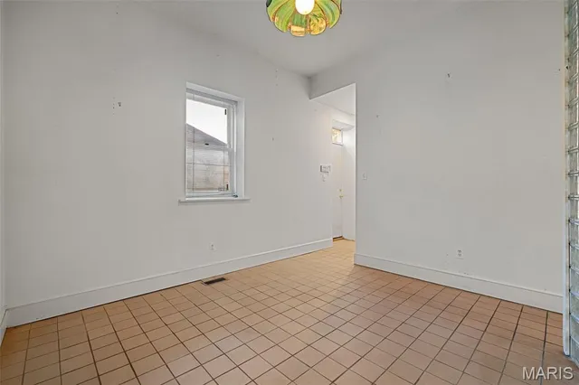 $995,000 | 5015 Lindell Boulevard, St. Louis, MO 63108