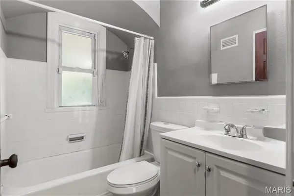 $1,350 | 10050 Diamond Drive, Riverview, MO 63137