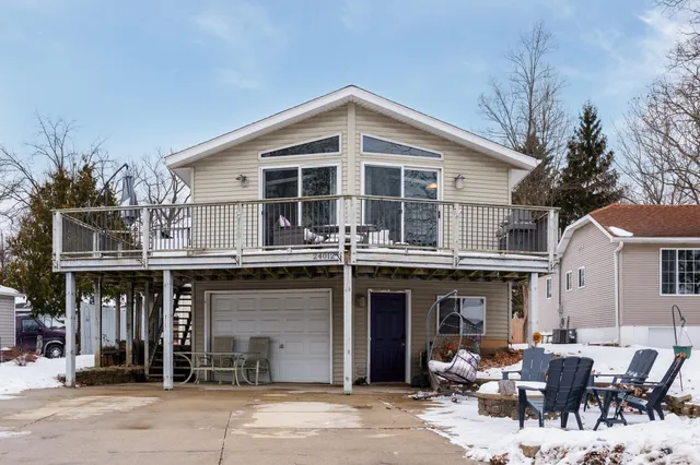 $374,900 | 24012 64th Place, Paddock Lake, WI 53168
