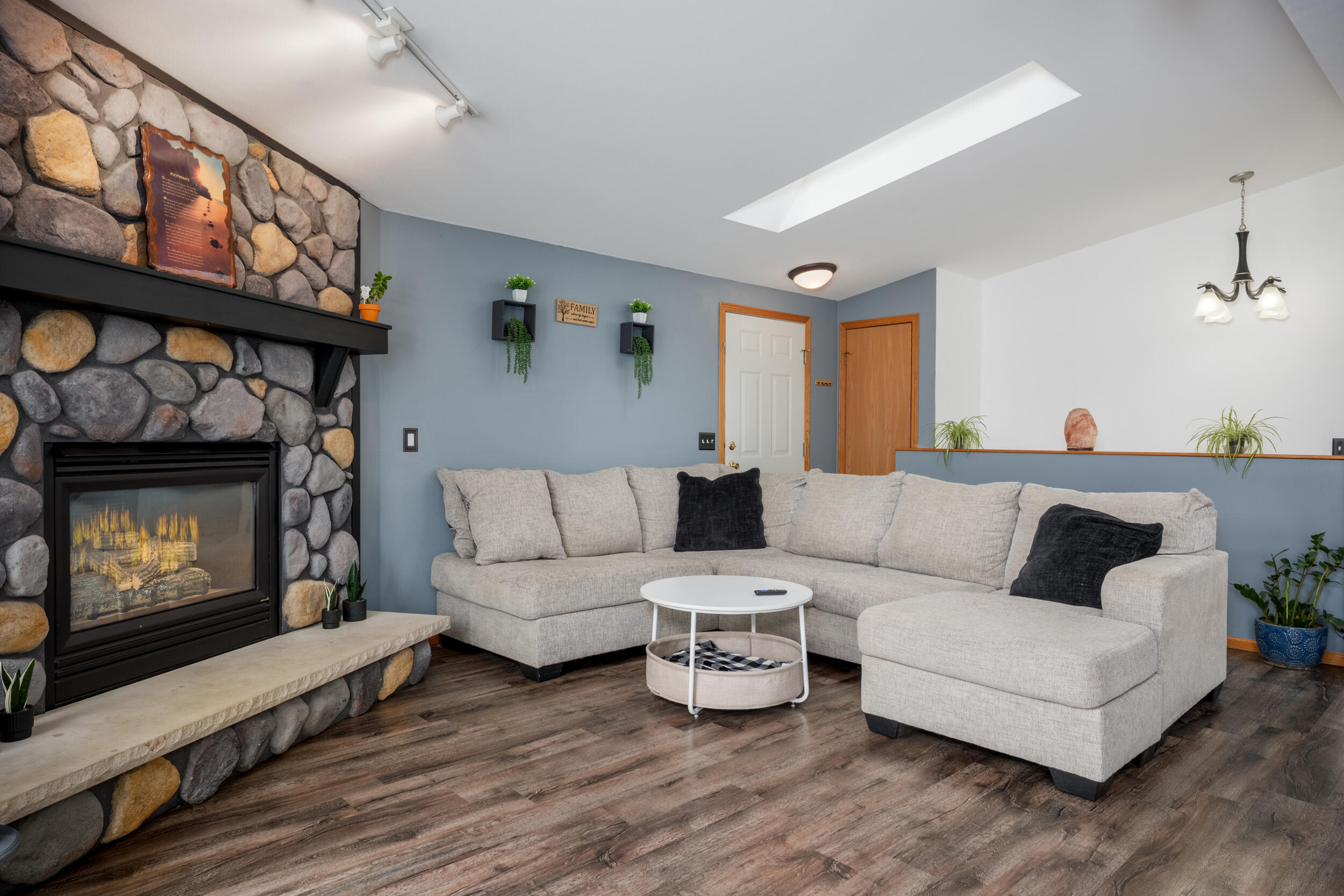 24012 64th Place Paddock Lake, WI 53168 - Photo 8 of 45 Living Room