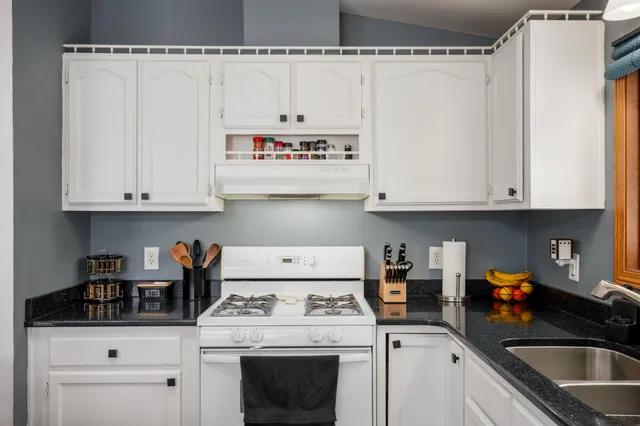 $374,900 | 24012 64th Place, Paddock Lake, WI 53168