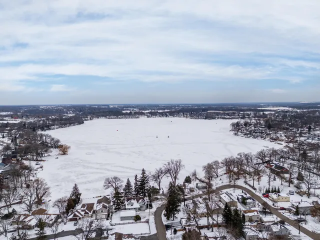 $374,900 | 24012 64th Place, Paddock Lake, WI 53168