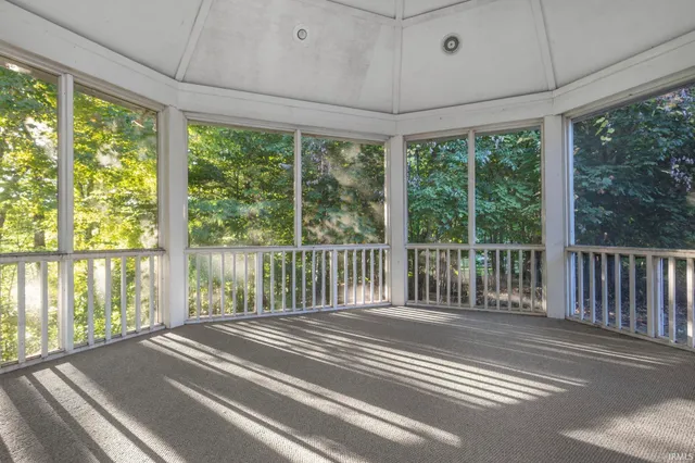 $750,000 | 7674 Potato Hole Court, New Carlisle, IN 46552